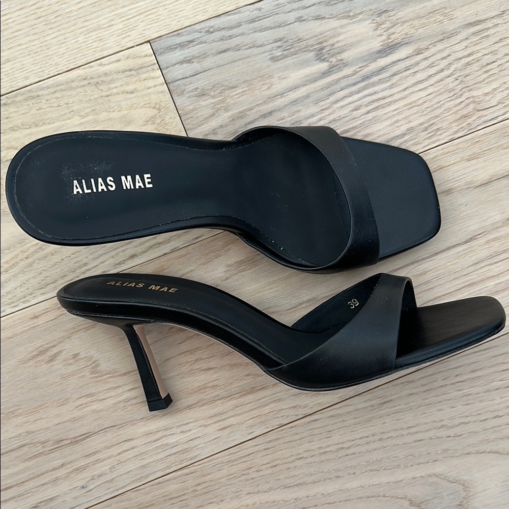 Alias Mae Revolve Mules